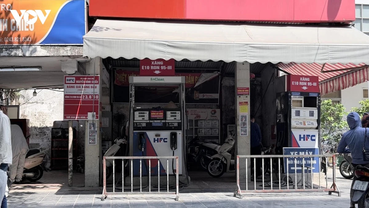 xang sinh hoc e10 ban toan quoc, o ha noi rat it cua hang co xang e5 hinh anh 2