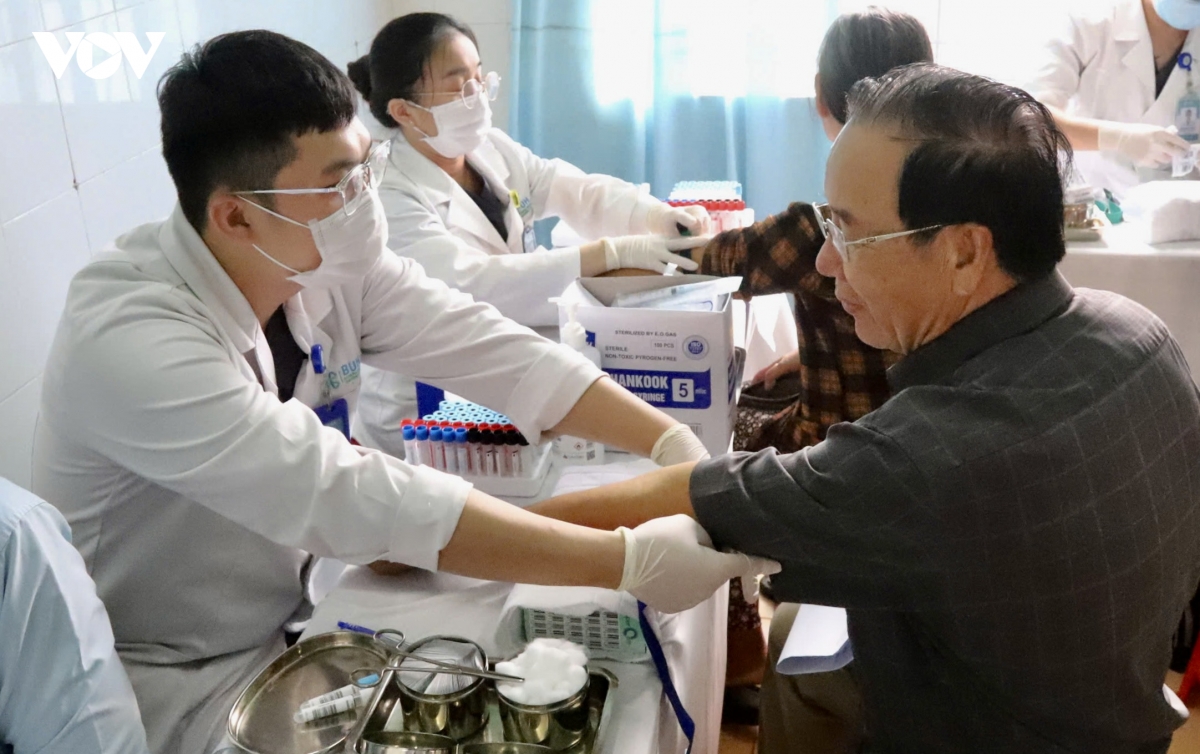 nghi quyet 72 som di vao cuoc song vung dong bao tay nguyen hinh anh 2