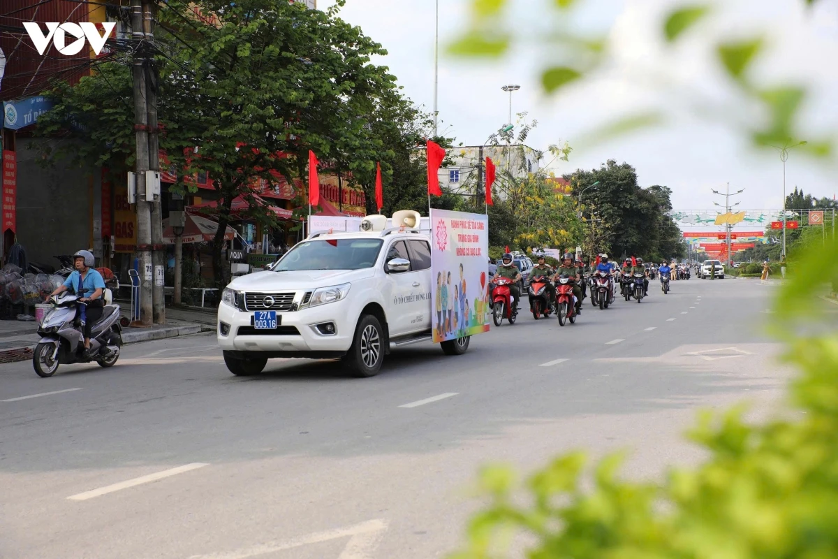 Dien bien duy tri hon 800 dia chi tin cay phong chong bao luc gia dinh hinh anh 2