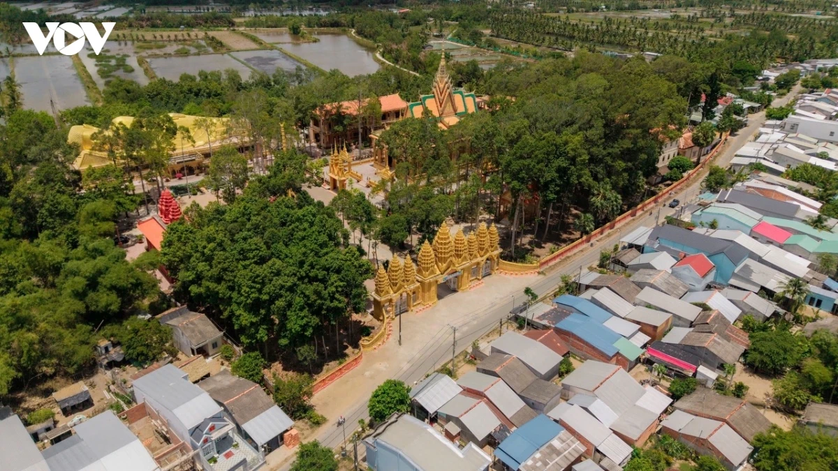 chua vam ray dau an kien truc angkor ruc ro giua mien tay hinh anh 1