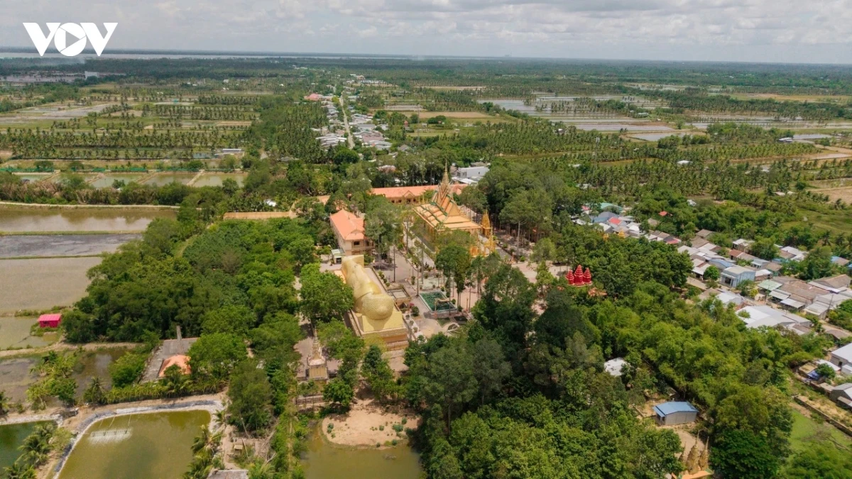 chua vam ray dau an kien truc angkor ruc ro giua mien tay hinh anh 3