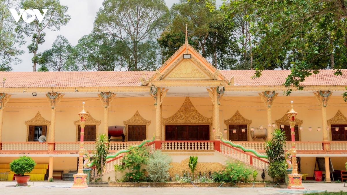 chua vam ray dau an kien truc angkor ruc ro giua mien tay hinh anh 4