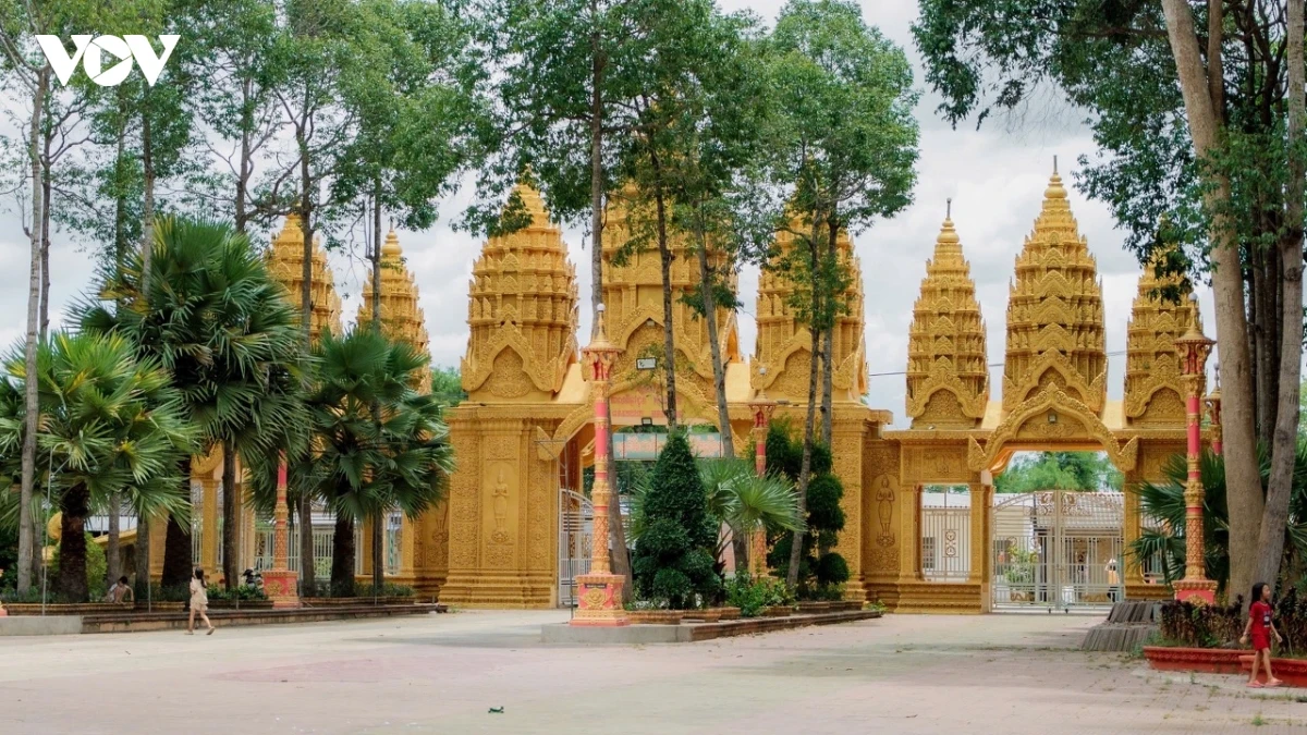 chua vam ray dau an kien truc angkor ruc ro giua mien tay hinh anh 10