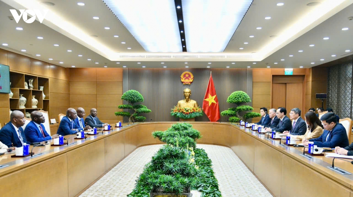 thu tuong le minh hung tiep bo truong ngoai giao cong hoa angola hinh anh 3