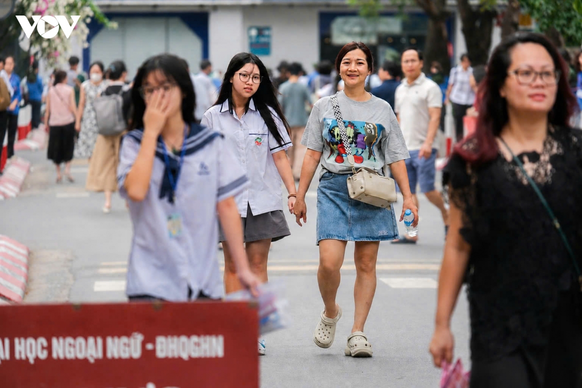 chang cuoi cuoc dua truong chuyen vat va thi cu, thap thom lo hoc phi hinh anh 1