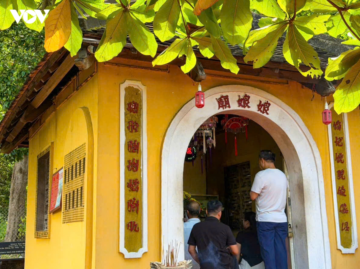 mieu ngu hanh - diem den tam linh binh yen giua long con Dao hinh anh 8