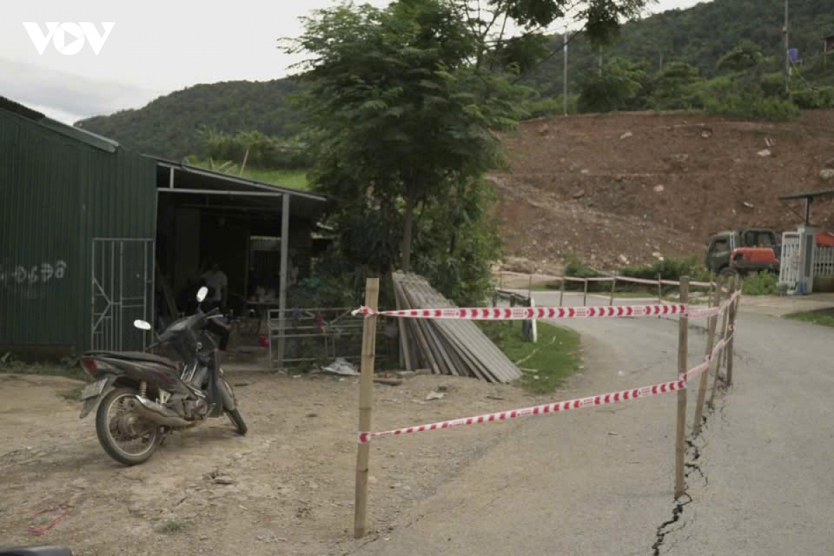 Dien bien khan cap di doi 6 ho dan tai nam nen do nguy co sat lo hinh anh 4