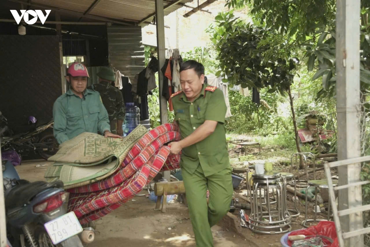 Dien bien khan cap di doi 6 ho dan tai nam nen do nguy co sat lo hinh anh 3