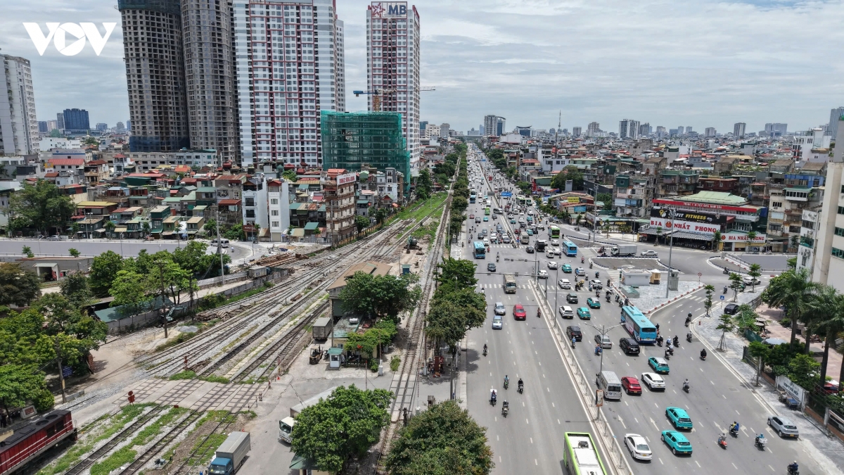toan canh duong sat bac - nam tu ga ha noi den ga ngoc hoi hinh anh 9
