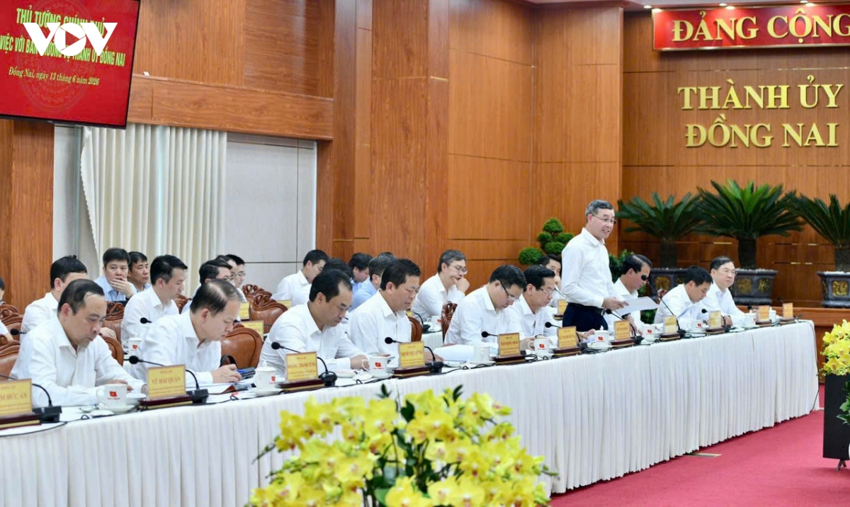 thu tuong le minh hung lam viec voi ban thuong vu thanh uy Dong nai hinh anh 9