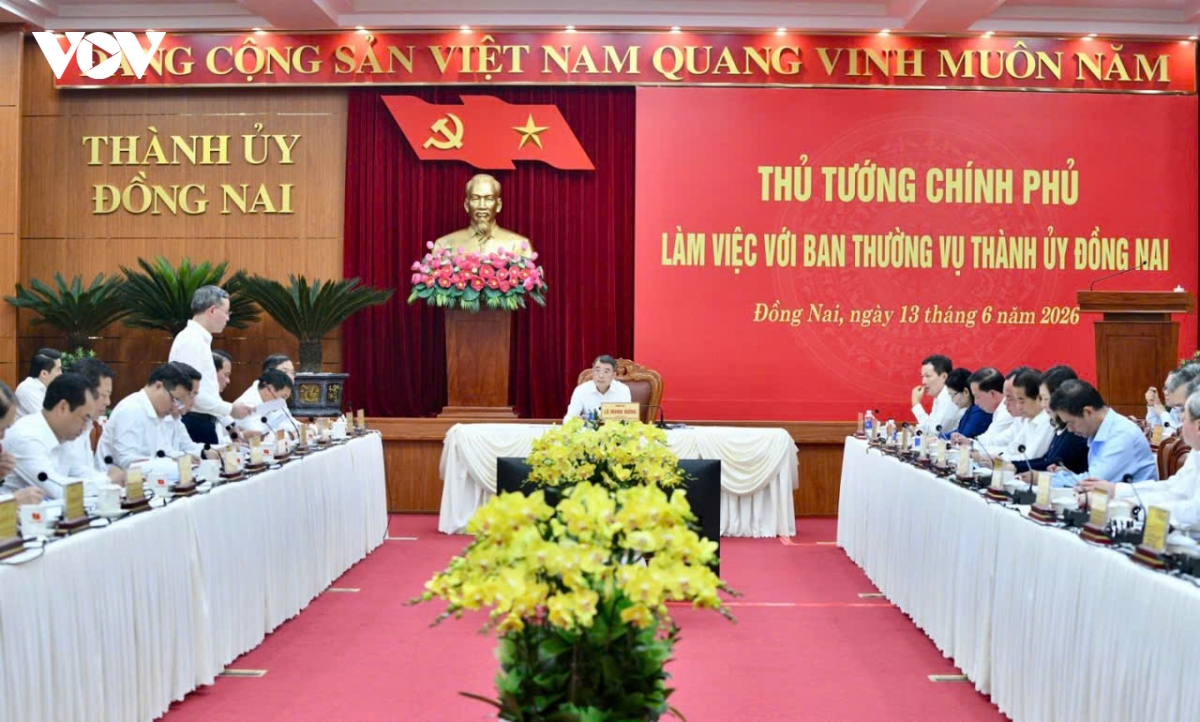 thu tuong le minh hung lam viec voi ban thuong vu thanh uy Dong nai hinh anh 3