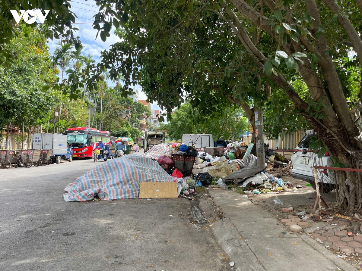 rac thai un u, ngap ngua nhieu tuyen pho trung tam o thanh hoa hinh anh 7
