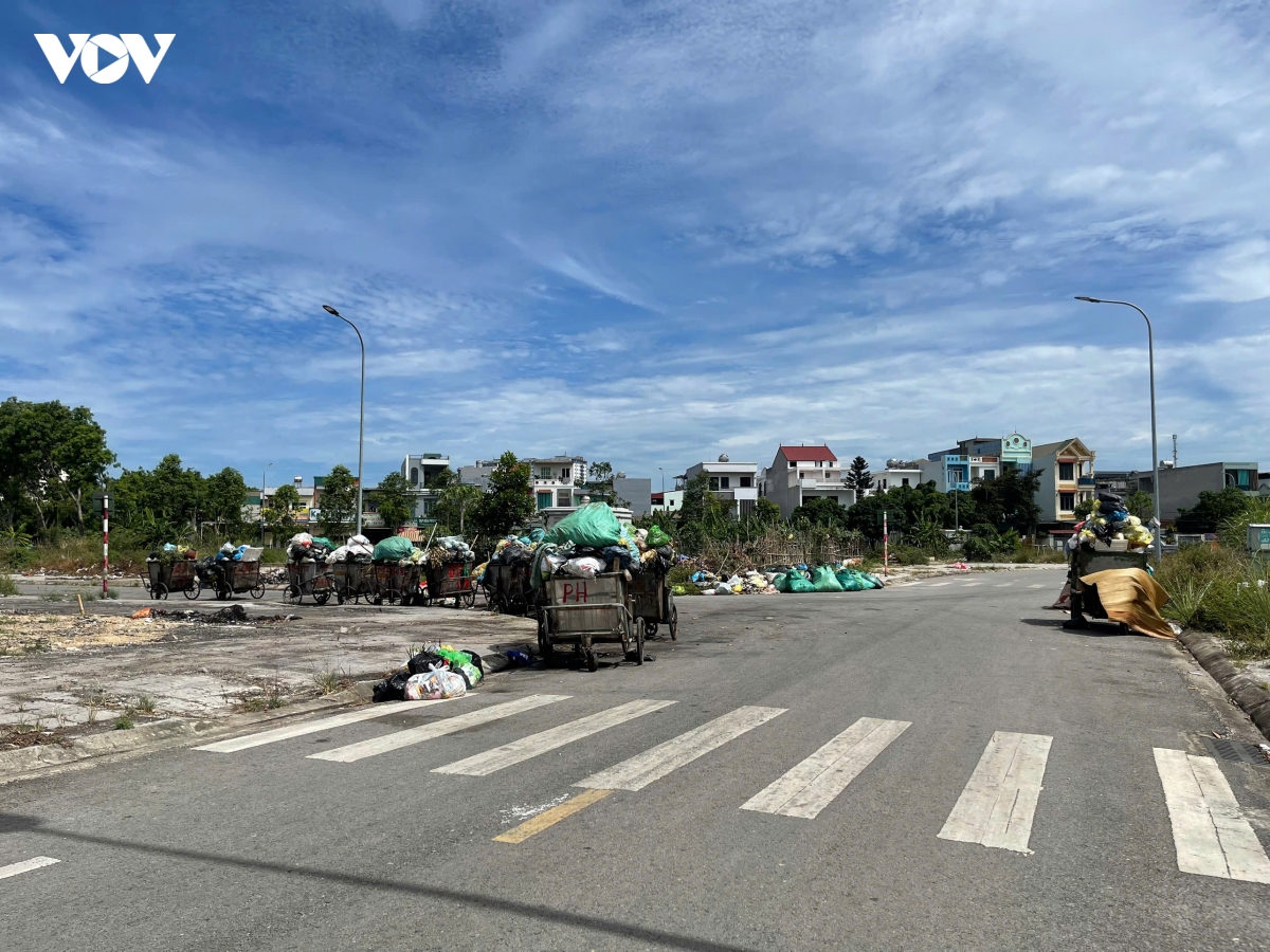 rac thai un u, ngap ngua nhieu tuyen pho trung tam o thanh hoa hinh anh 12