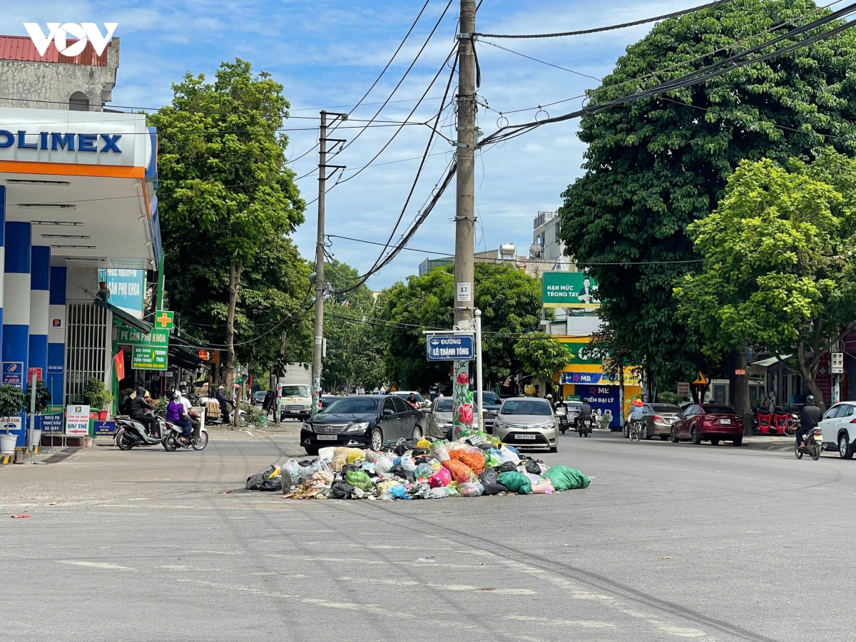 rac thai un u, ngap ngua nhieu tuyen pho trung tam o thanh hoa hinh anh 13