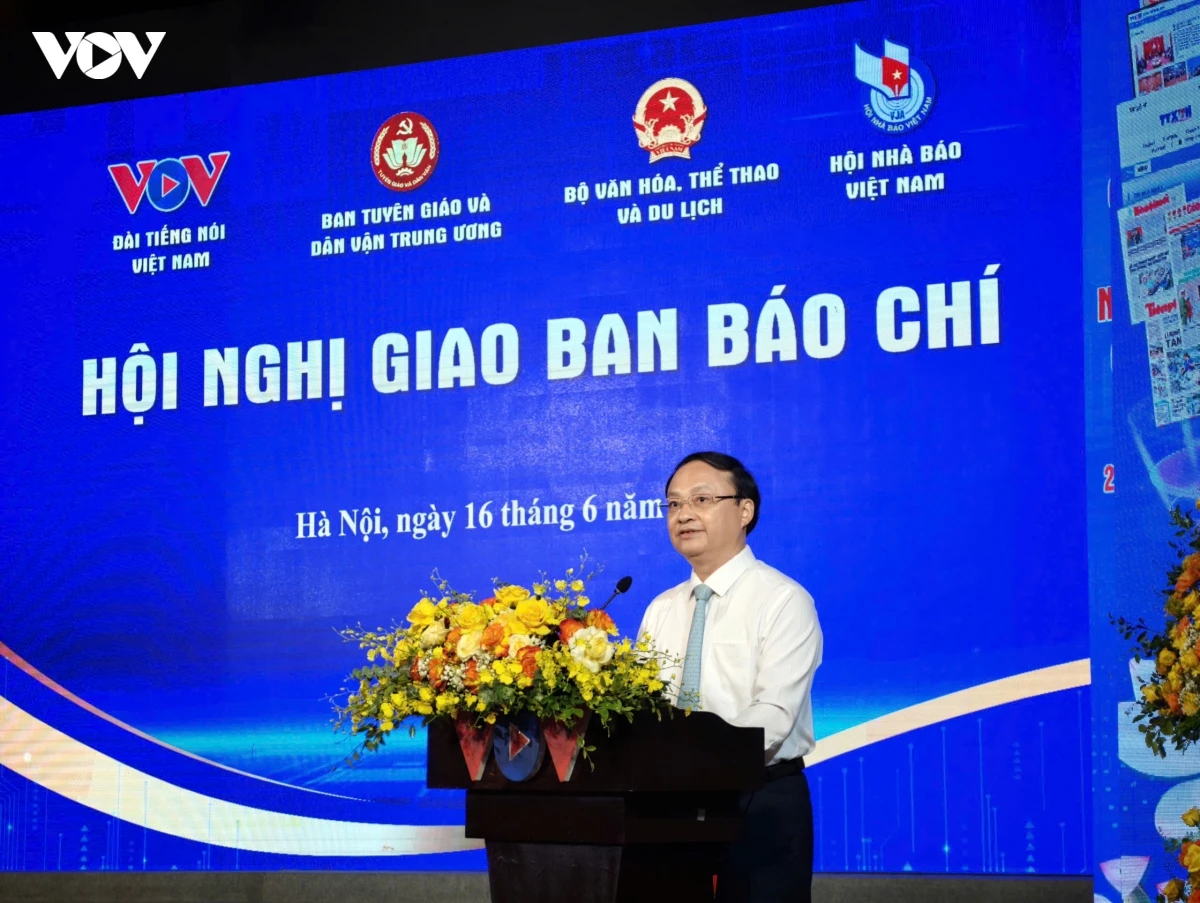 bao chi can chuyen tu co quan thong tin sang dan dat thong tin, tham gia kien tao hinh anh 2