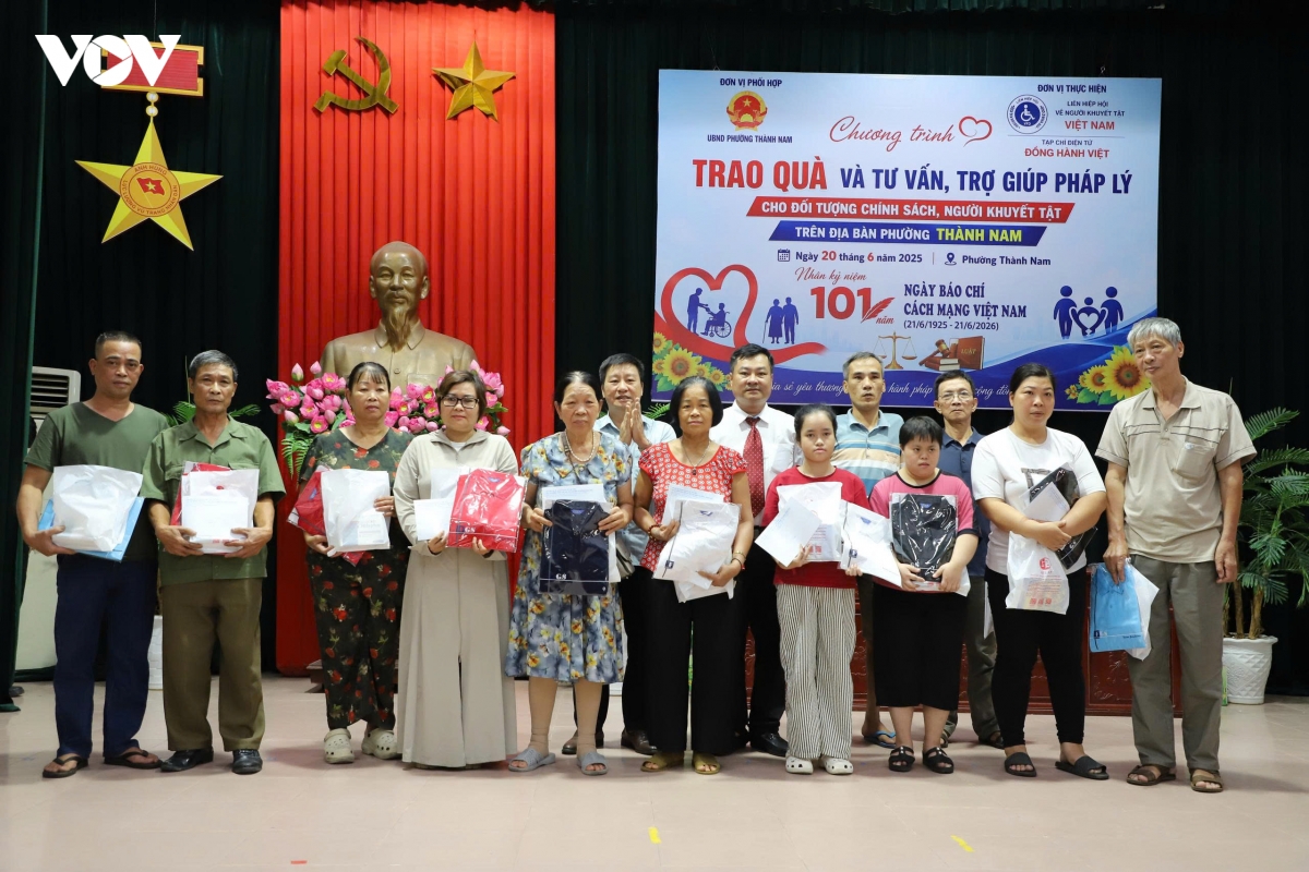 Lan tỏa tinh thần nhân ái và phổ biến pháp luật cho người khuyết tật
