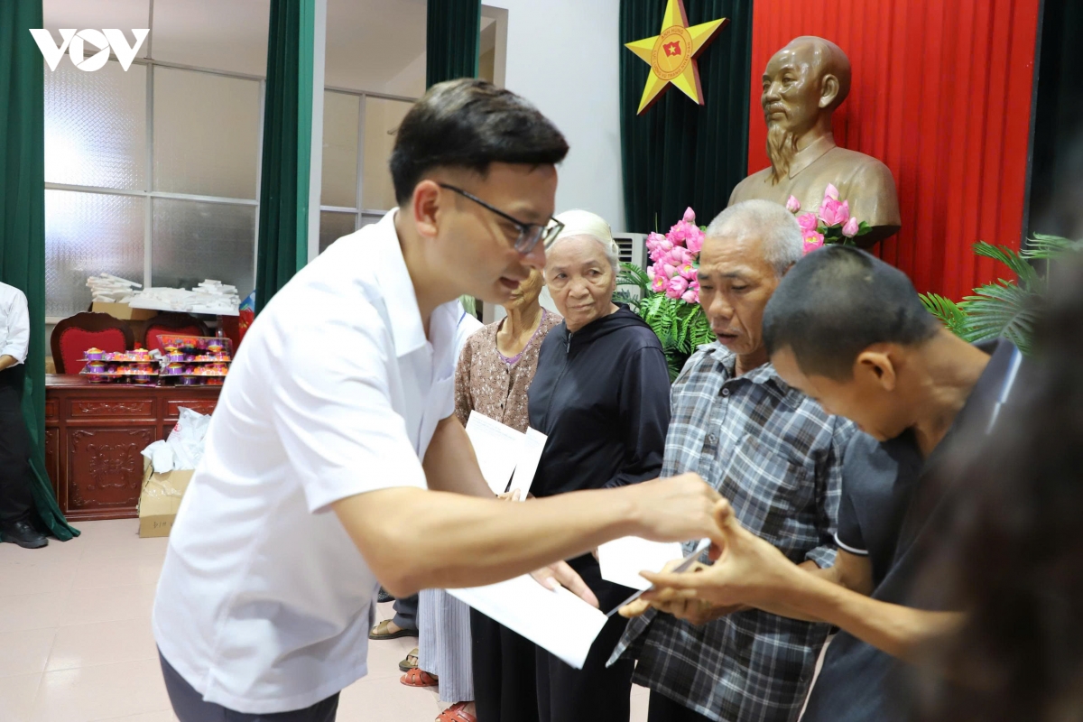 lan toa tinh than nhan ai va pho bien phap luat cho nguoi khuyet tat hinh anh 2