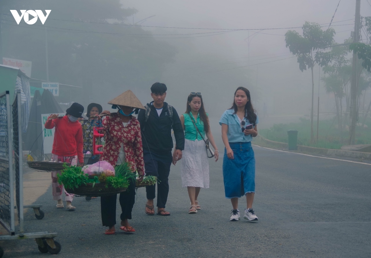 phien cho may doc dao o mien tay hinh anh 3