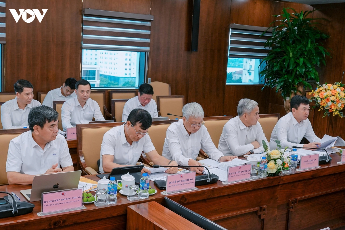 pho thu tuong pham gia tuc lam viec voi tkv ve tang truong nganh than hinh anh 4