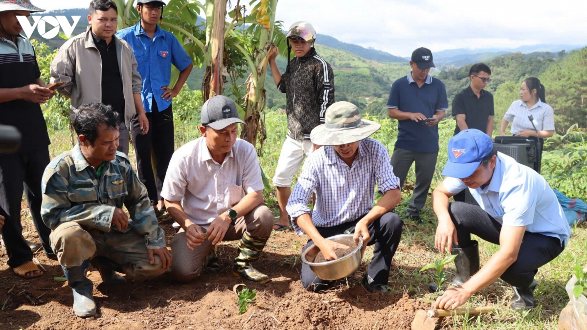 chinh quyen hai cap o quang ngai gan dan hon tu nhung thay doi o co so hinh anh 2