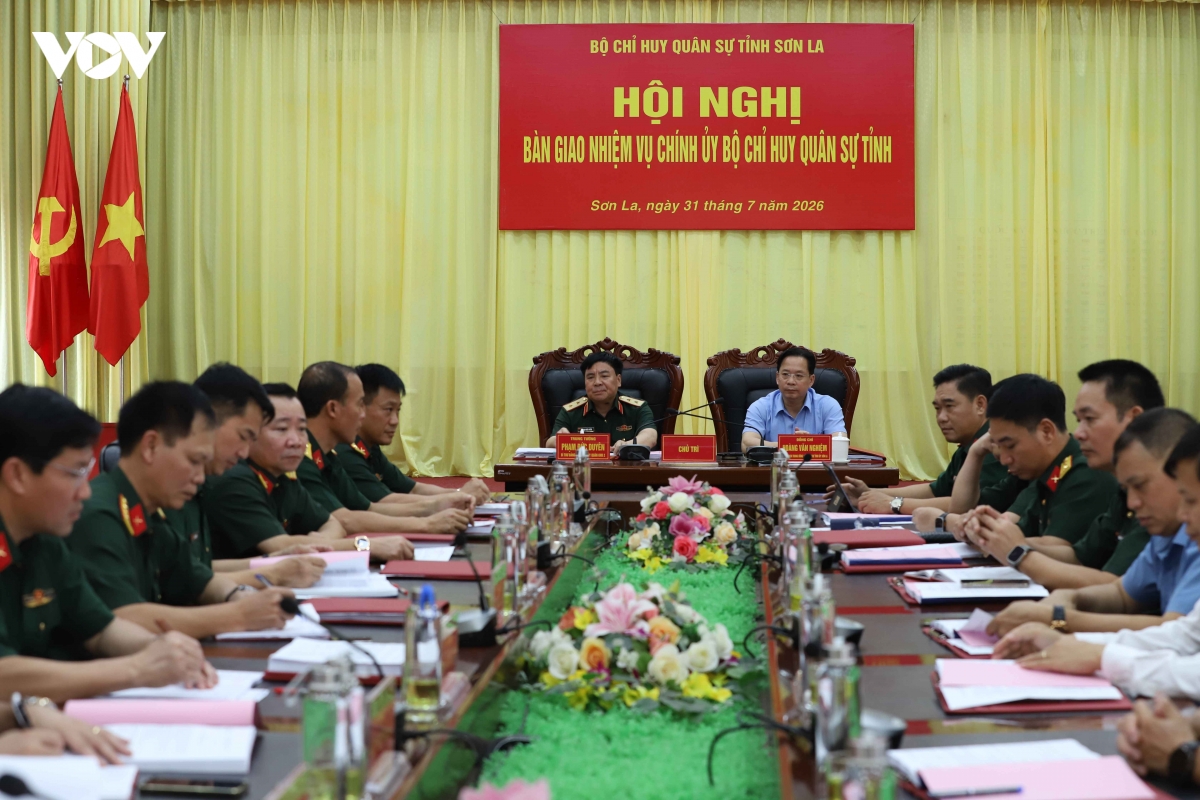 Dai ta Dau thanh quang giu chuc chinh uy bo chqs tinh son la hinh anh 1
