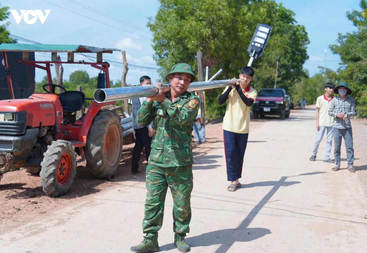 suc tre gop phan doi thay dien mao vung bien Dak lak hinh anh 1
