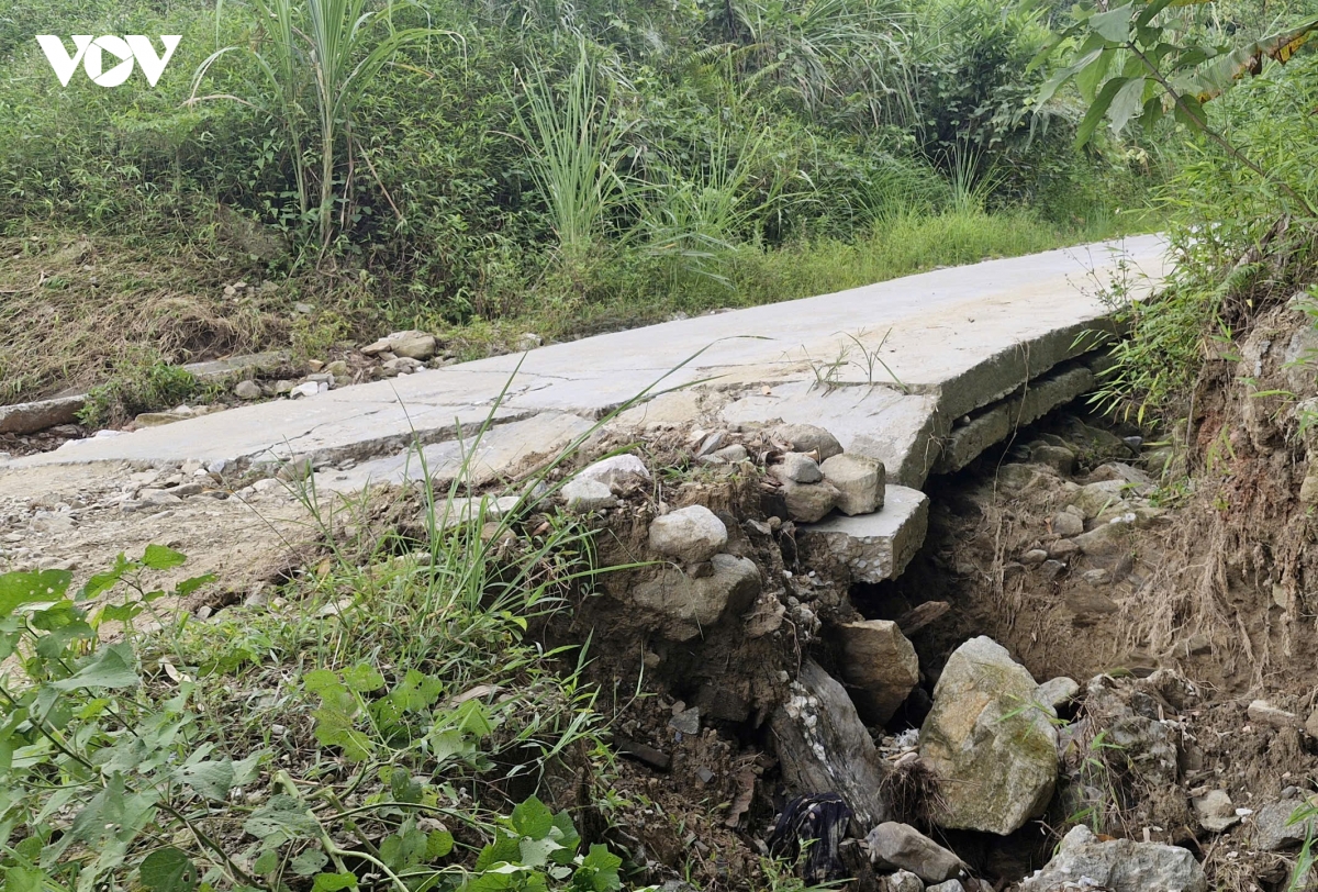 lao cai Duong doc dao xuong cap nghiem trong sau mua lu hinh anh 10