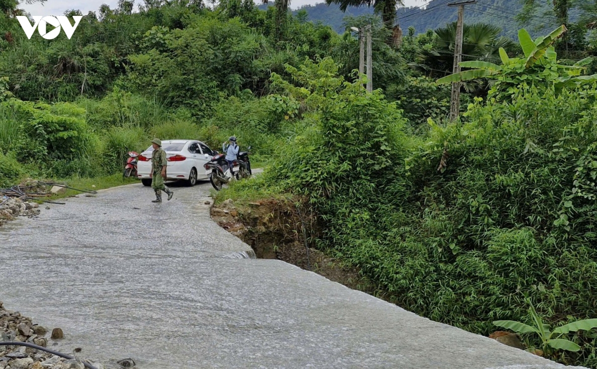 lao cai Duong doc dao xuong cap nghiem trong sau mua lu hinh anh 11