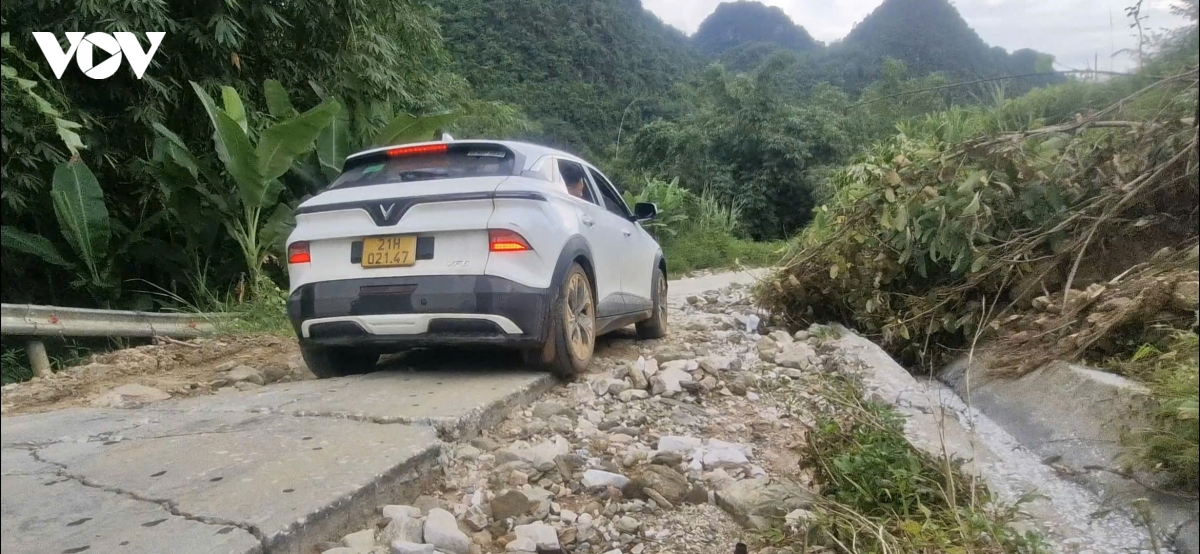 lao cai Duong doc dao xuong cap nghiem trong sau mua lu hinh anh 12