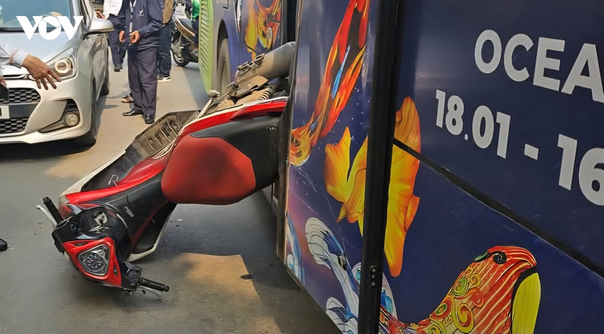 loi chao cao hon mam co, nhung ai xin chao va cam on khi len xuong xe bus hinh anh 3