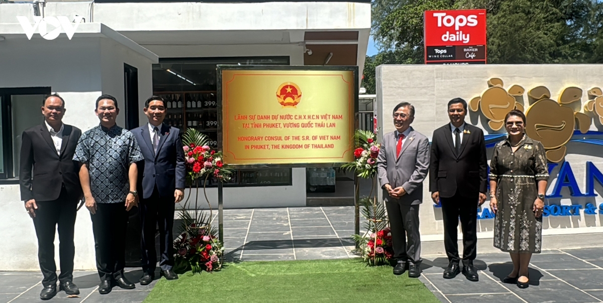 khai truong van phong lanh su danh du viet nam dau tien tai phuket hinh anh 6