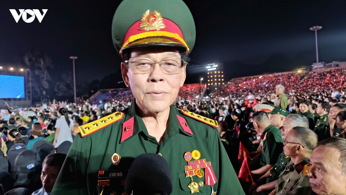 mai mai tuoi 20 Dem tri an lay dong long nguoi hinh anh 13