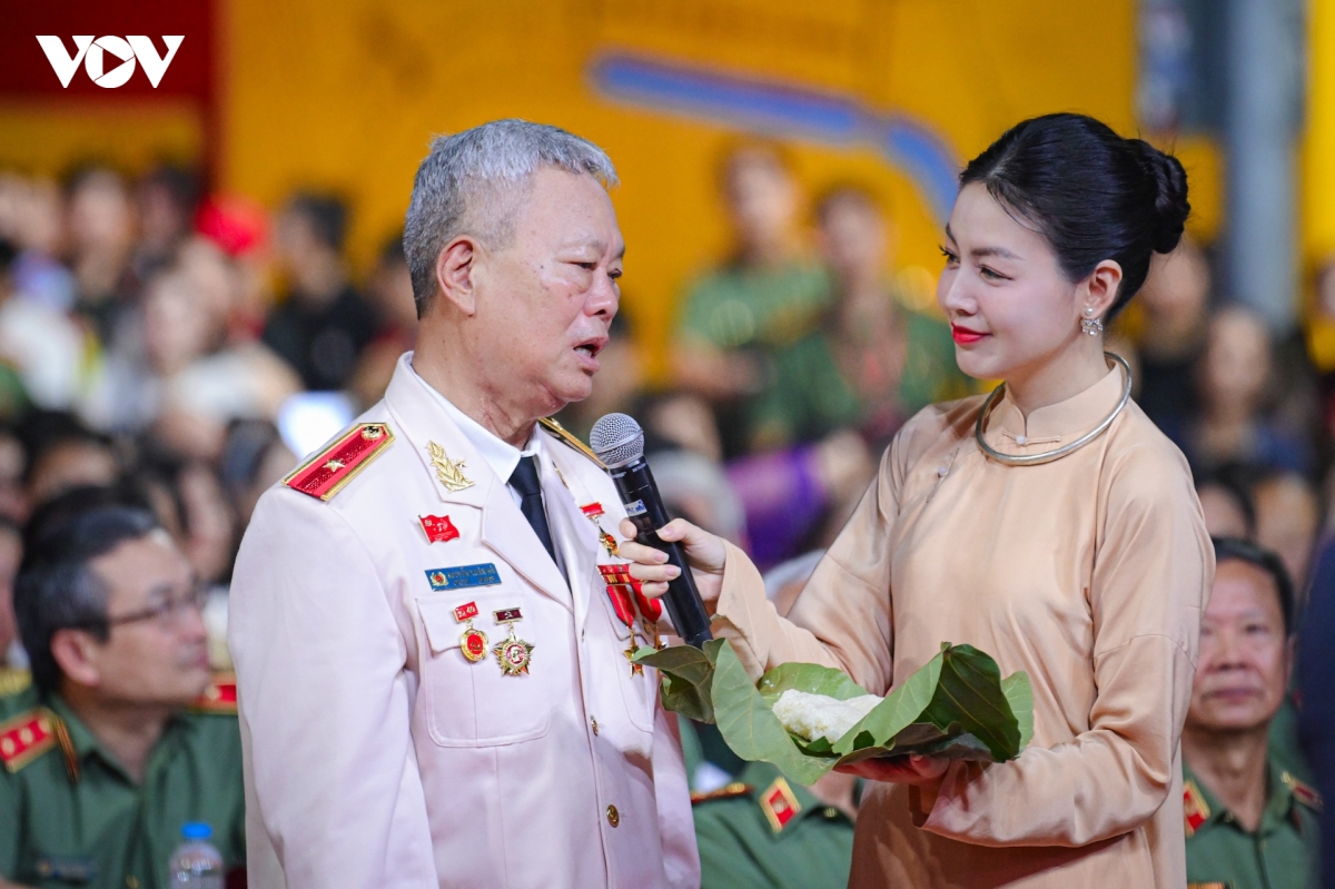 gala to quoc binh yen - ban truong ca nghe thuat tri an 80 nam luc luong an ninh hinh anh 5
