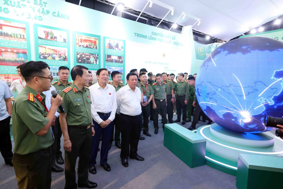 gala to quoc binh yen - ban truong ca nghe thuat tri an 80 nam luc luong an ninh hinh anh 7