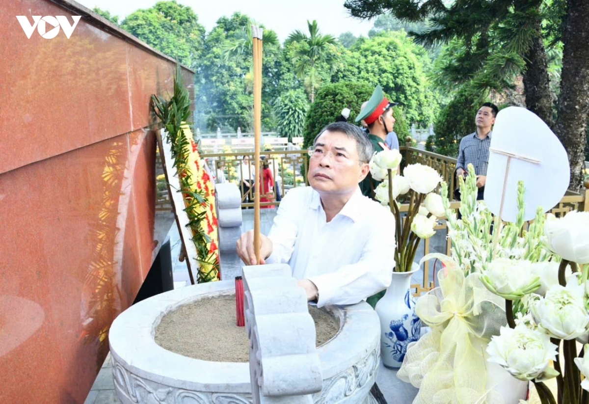 thu tuong dang huong tuong niem cac anh hung liet sy tai lao cai hinh anh 3