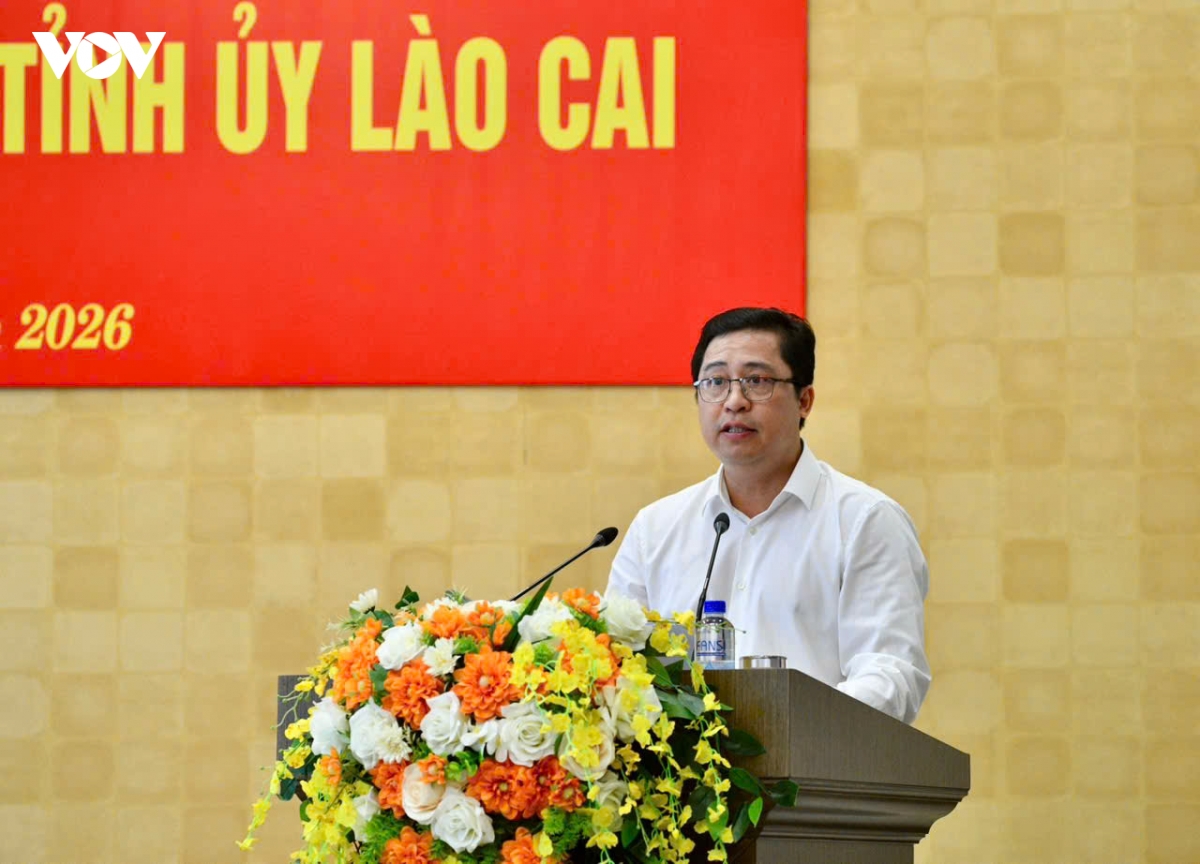 thu tuong le minh hung lam viec voi ban thuong vu tinh uy lao cai hinh anh 4