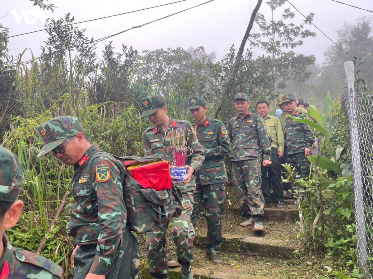 Dien bien quy tap 2 phan mo liet si tai dinh deo pha Din hinh anh 2