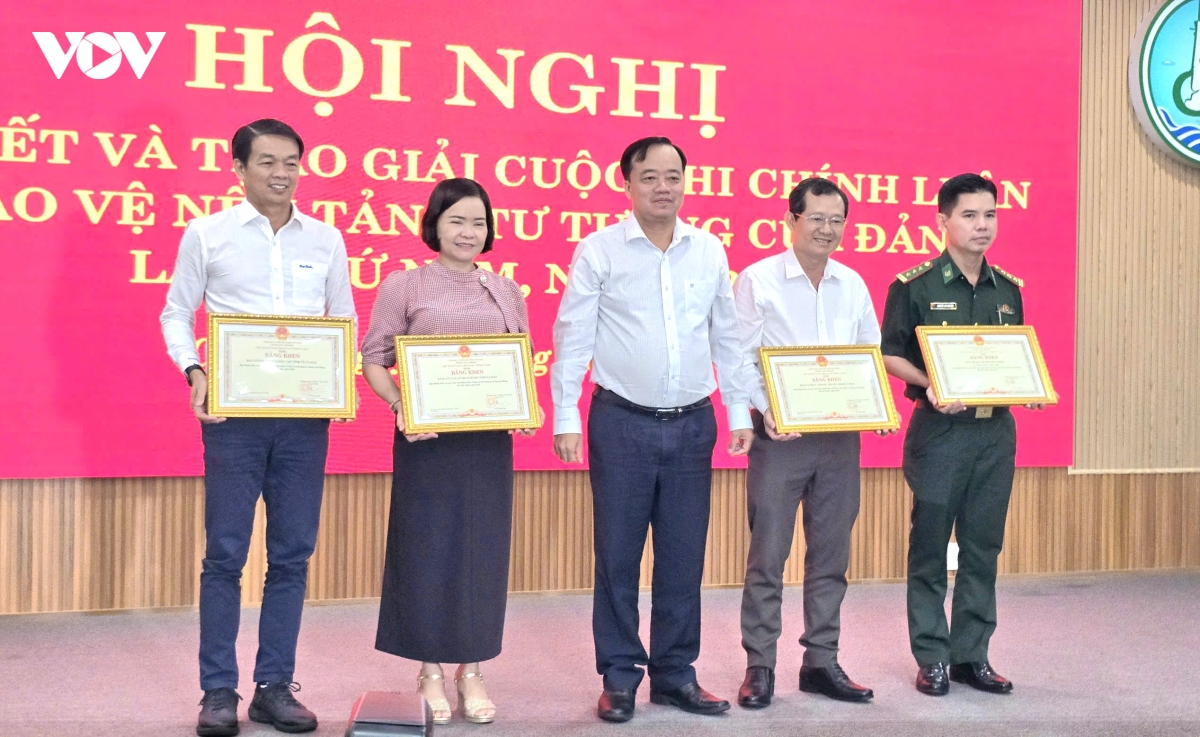 ca mau gan 2.500 tac pham du cuoc thi bao ve nen tang tu tuong Dang hinh anh 2