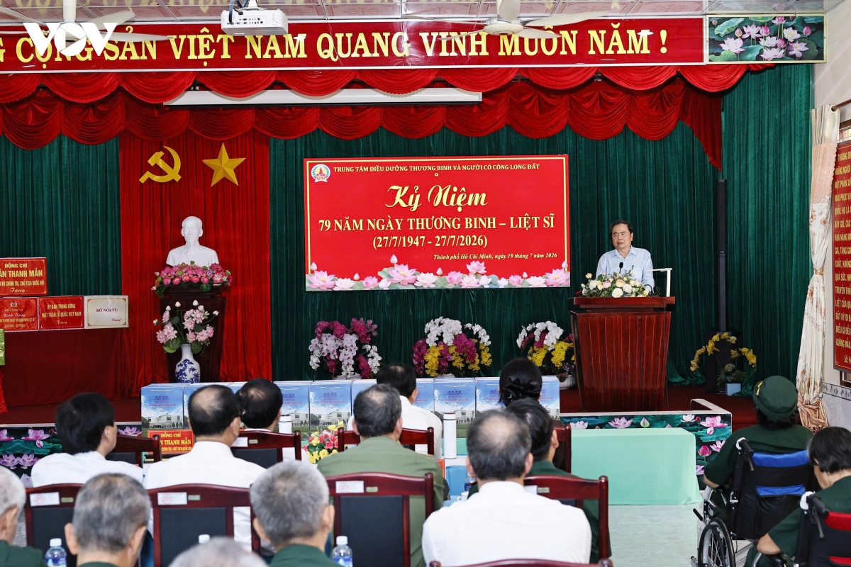 chu tich quoc hoi tri an nguoi co cong, tham me viet nam anh hung hinh anh 6