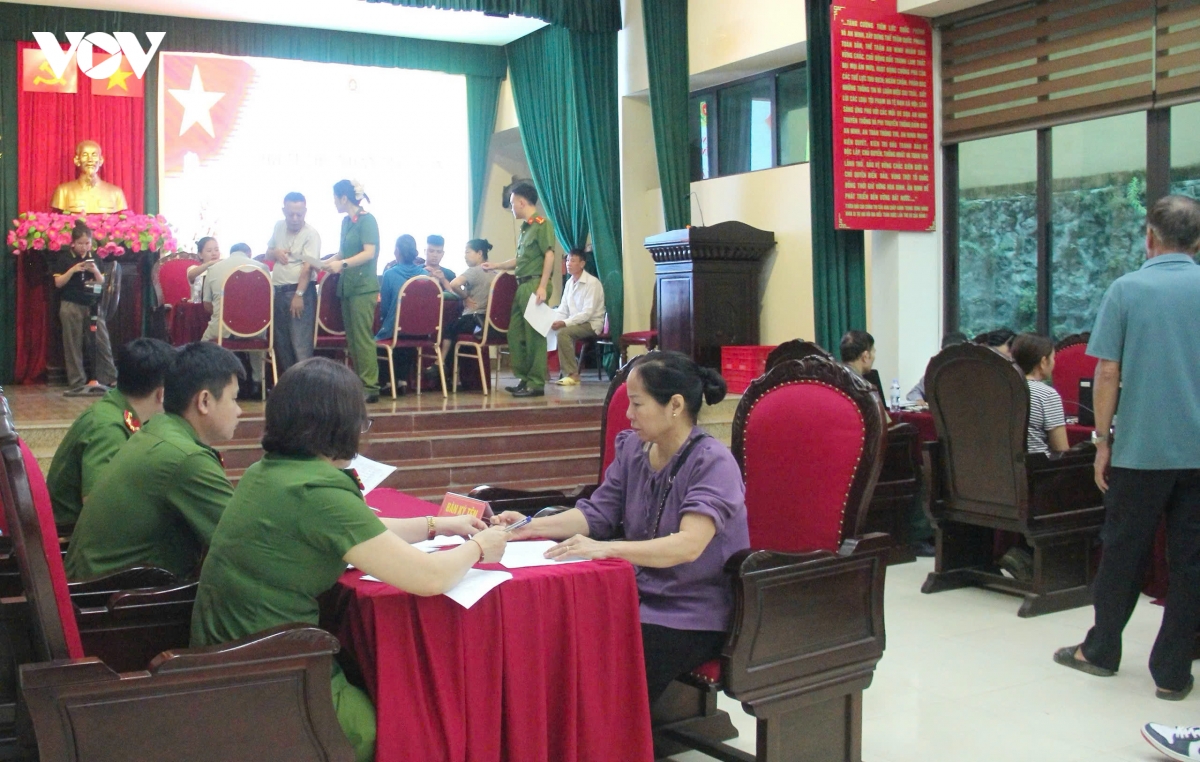 tu mau adn den hi vong doan vien cua gia dinh liet si mien nui son la hinh anh 2