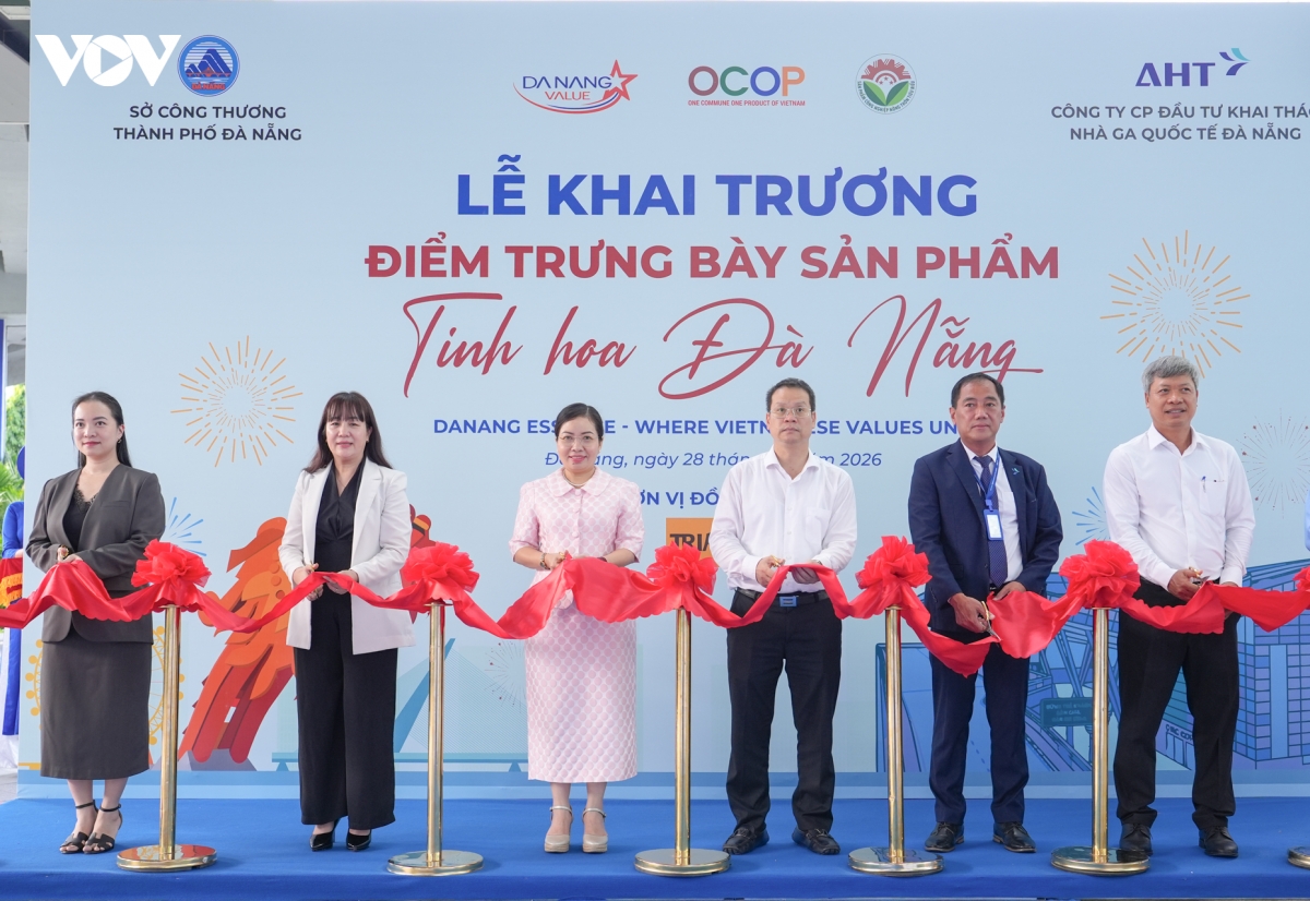 khai truong diem trung bay san pham tinh hoa Da nang hinh anh 1