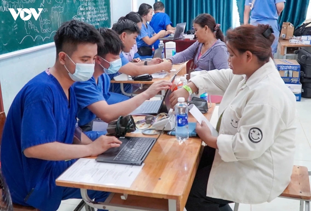 Da nang ho tro 100 bao hiem y te doi voi dong bao dan toc thieu so hinh anh 2