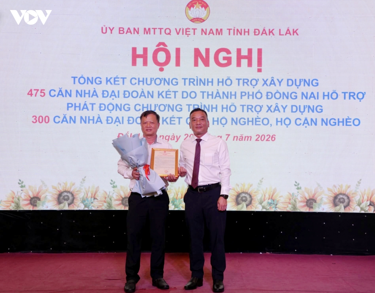 Dak lak phat dong ho tro xay dung them 300 nha Dai doan ket tang ho ngheo hinh anh 2