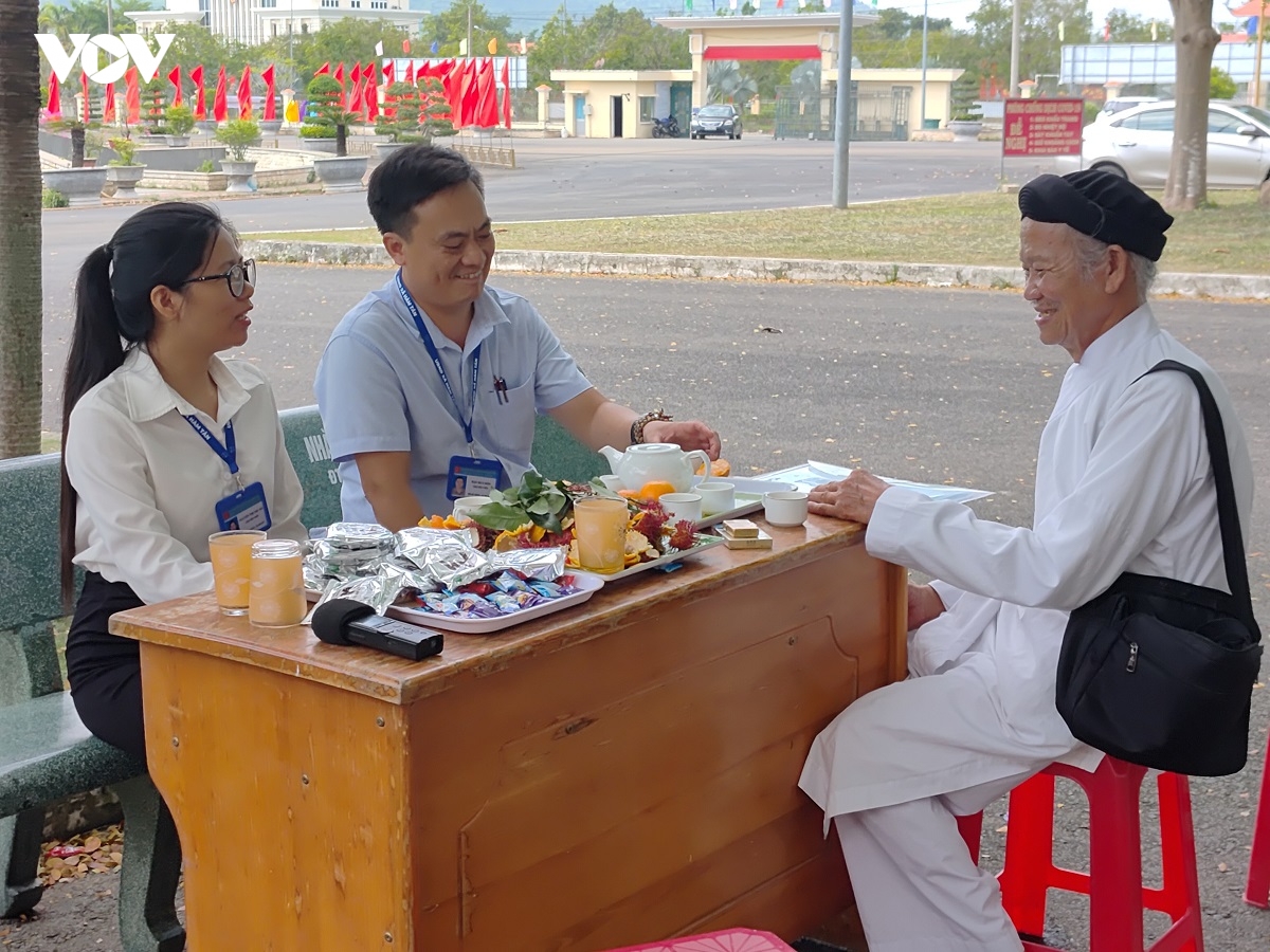  ca phe sang o lam Dong va chuyen go vuong cho dan hinh anh 2