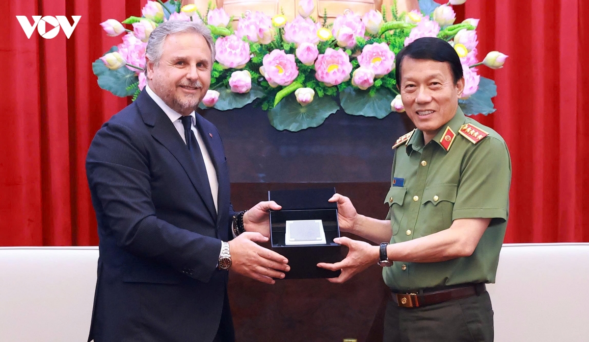 bo truong bo cong an luong tam quang tiep pho chu tich cap cao tap doan leonardo hinh anh 3