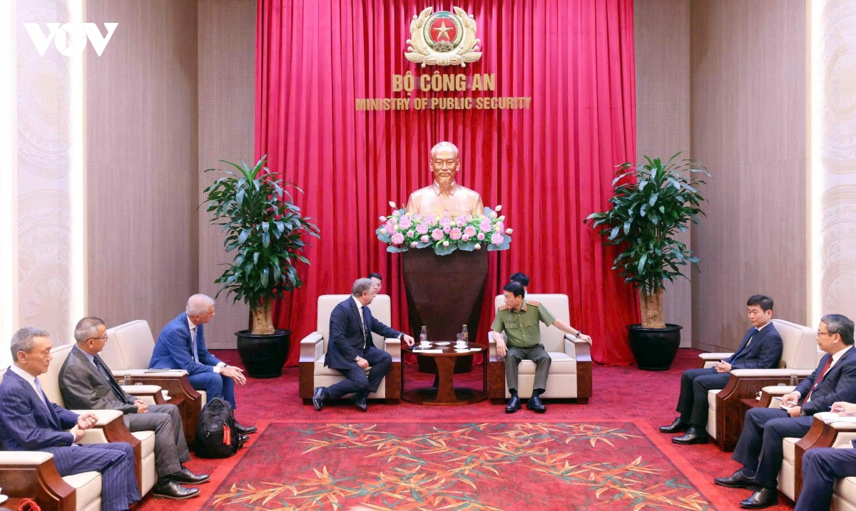 bo truong bo cong an luong tam quang tiep pho chu tich cap cao tap doan leonardo hinh anh 4