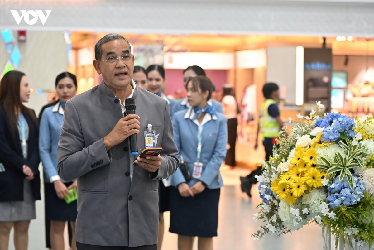 hien thuc hoa nghi quyet 59 tu duong bay thang tp.hcm-phuket cua vietnam airlines hinh anh 3