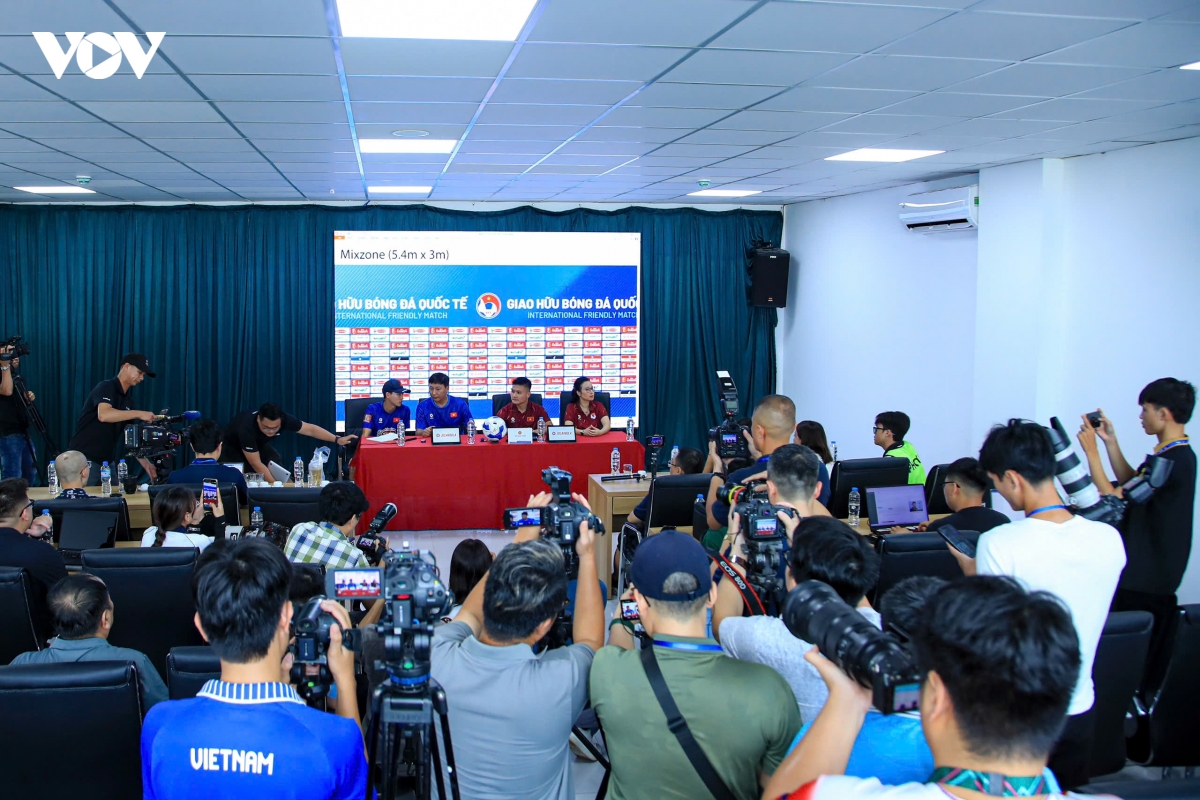 hlv kim sang sik noi loi gan ruot ve giac mo world cup cua Dt viet nam hinh anh 2