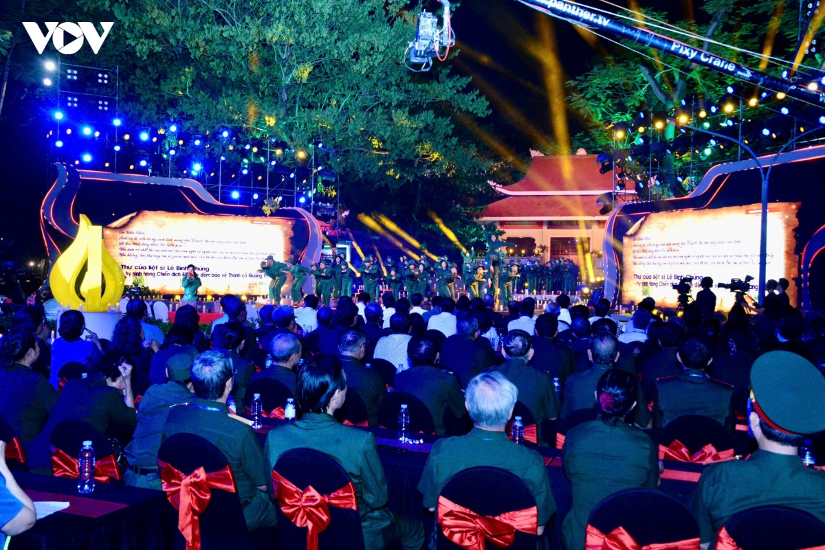 chu tich quoc hoi tran thanh man du chuong trinh cau truyen hinh tai tp.hcm hinh anh 8