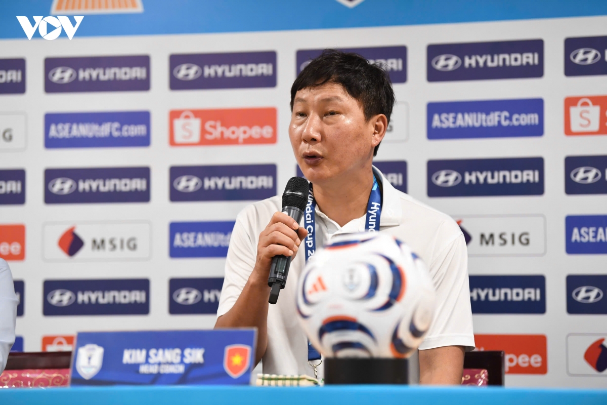 Toàn cảnh: Họp báo sau trận đấu Việt Nam 0-0 Singapore